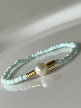 Seafoam Beaded Bracelet with Pearl & Gold Accents